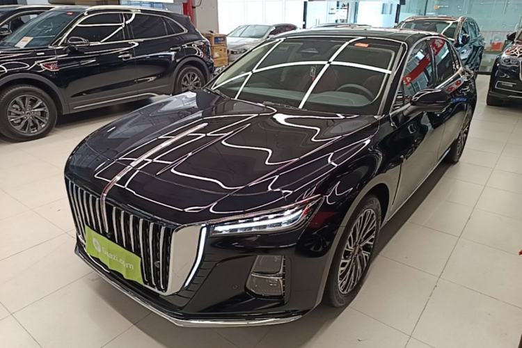 Hongqi H5 2025 2.0T Automatic Flag Edition – 500 000 Units Commemorative Version