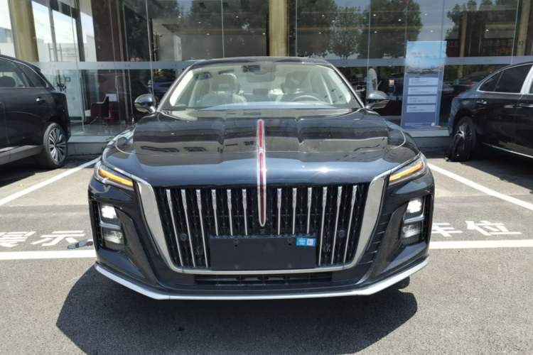 Used Hongqi H5 2025 2.0T Automatic Flag Edition – 500 000 Units Commemorative Version Front