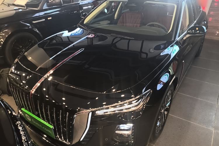 Used Hongqi H5 2025 2.0T Automatic Flag Edition – 500 000 Units Commemorative Version Front