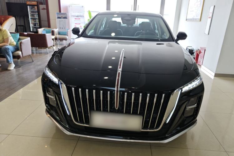 Used Hongqi H5 2025 2.0T Automatic Flag Edition – 500 000 Units Commemorative Version Front