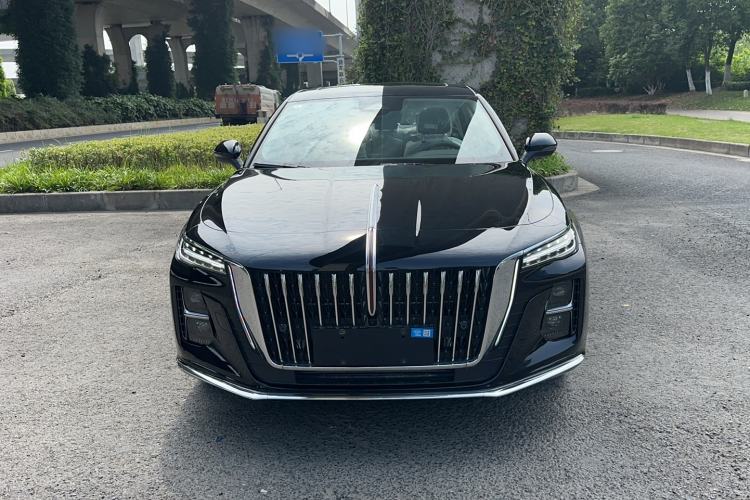 Used Hongqi H5 2025 2.0T Automatic Flag Edition – 500 000 Units Commemorative Version Front