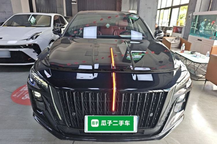 Used Hongqi H5 2025 1.5T DCT Xuan Ying Edition Front