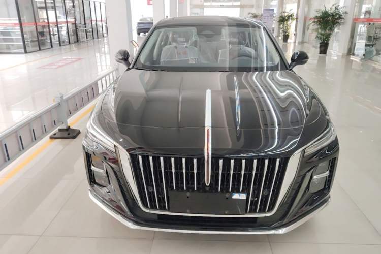 Used Hongqi H5 2025 2.0T Automatic Flag Edition – 500 000 Units Commemorative Version Front