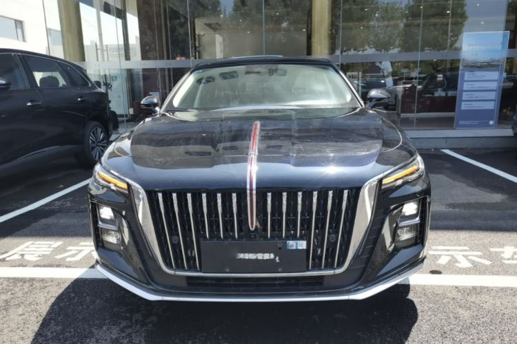 Used Hongqi H5 2025 2.0T Automatic Flag Edition – 500 000 Units Commemorative Version Front