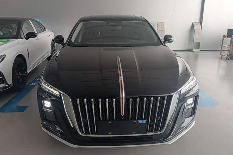 Used Hongqi H5 2025 2.0T Automatic Flag Edition – 500 000 Units Commemorative Version Front