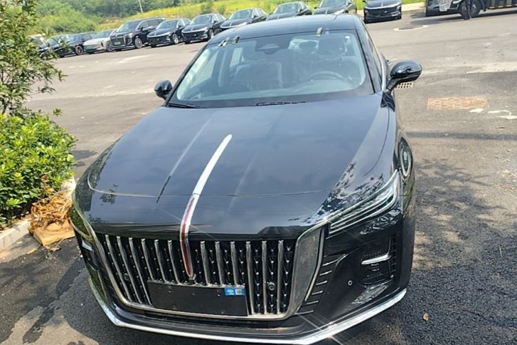 Used Hongqi H5 2025 2.0T Automatic Flag Edition – 500 000 Units Commemorative Version Front