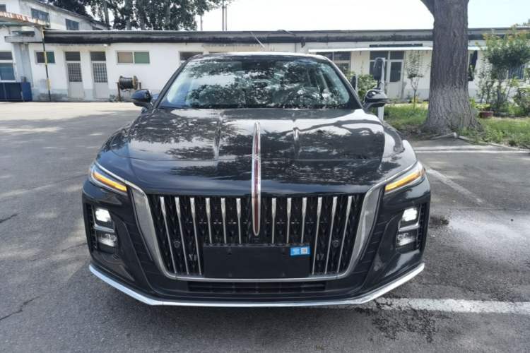 Used Hongqi H5 2025 2.0T Automatic Flag Edition – 500 000 Units Commemorative Version Front