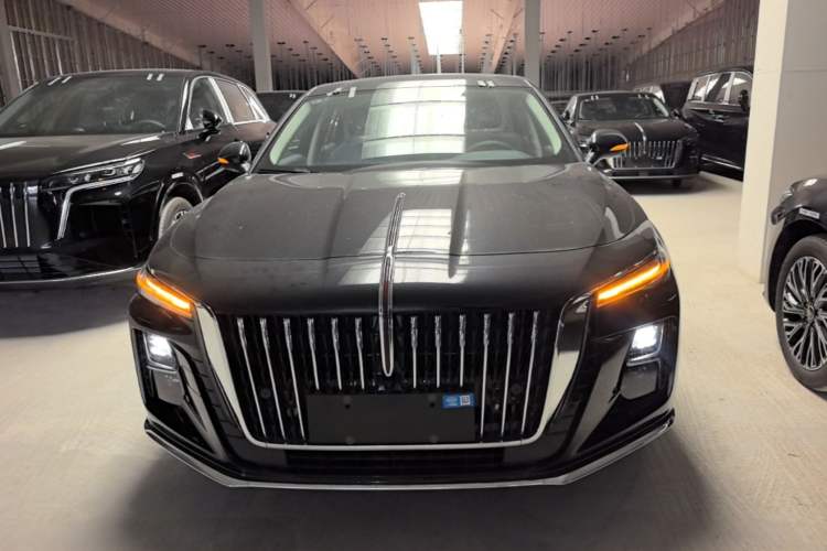 Used Hongqi H5 2025 2.0T Automatic Flag Edition – 500 000 Units Commemorative Version Front