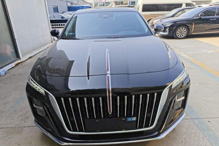 Used Hongqi H5 2025 2.0T Automatic Flag Edition – 500 000 Units Commemorative Version Front