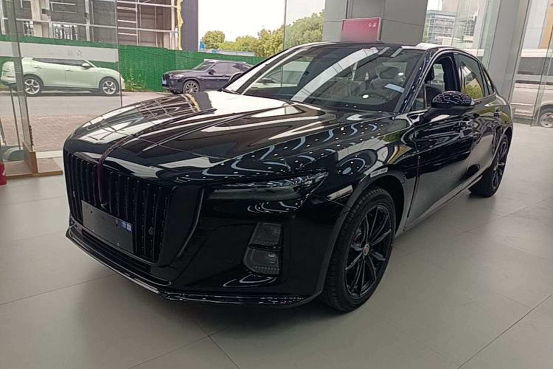 Used Hongqi H5 2025 Model 2.0T Automatic Xuan Ying 2 Million Units Commemorative Edition Front Left 45 Deg