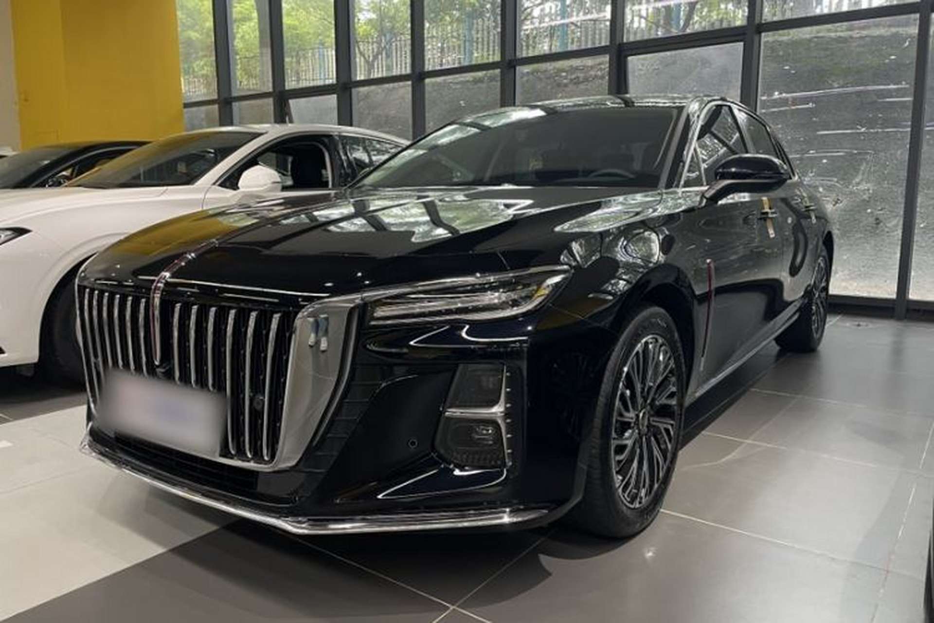 Used Hongqi H5 2025 2.0T Automatic Flag Edition – 500 000 Units Commemorative Version Front Left 45 Deg