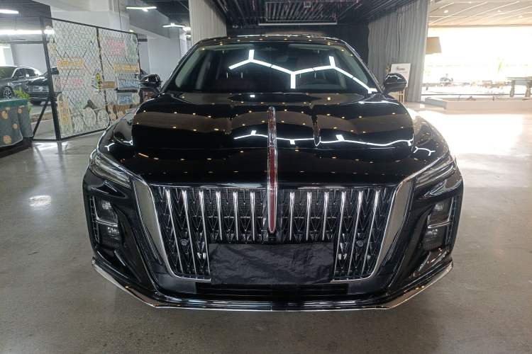 Used Hongqi H5 2025 2.0T Automatic Flag Edition – 500 000 Units Commemorative Version Front