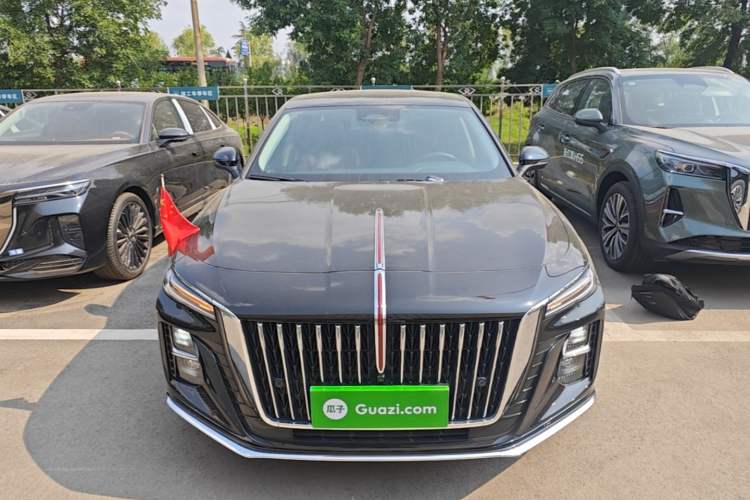 Used Hongqi H5 2025 2.0T Automatic Flag Edition – 500 000 Units Commemorative Version Front