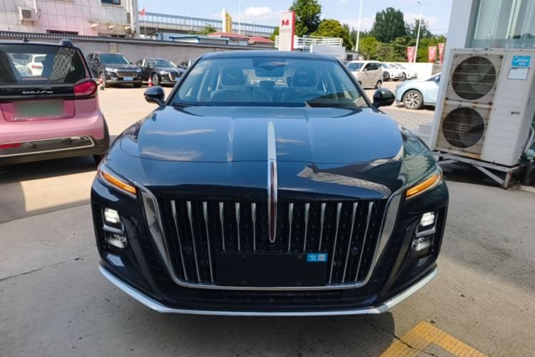 Used Hongqi H5 2025 2.0T Automatic Flag Edition – 500 000 Units Commemorative Version Front