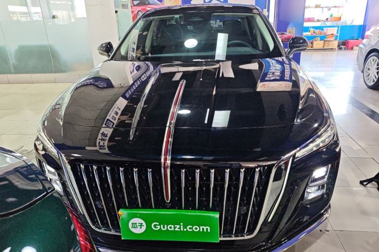Used Hongqi H5 2025 2.0T Automatic Flag Edition – 500 000 Units Commemorative Version Front