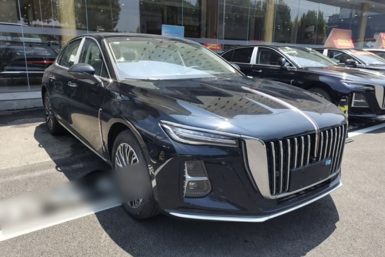 Used Hongqi H5 2025 2.0T Automatic Flag Edition – 500 000 Units Commemorative Version Front Right 45 Deg