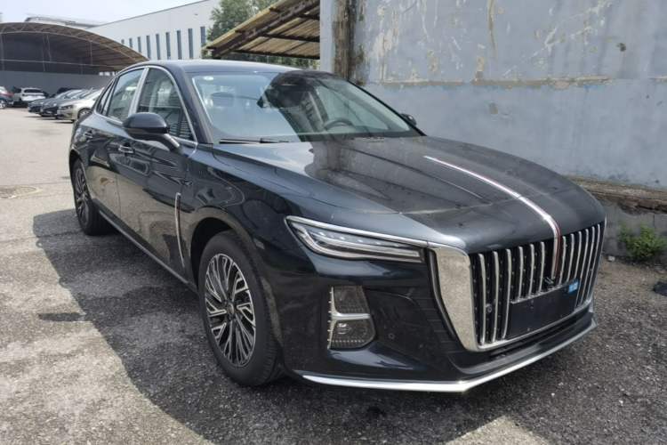 Used Hongqi H5 2025 2.0T Automatic Flag Edition – 500 000 Units Commemorative Version Front Right 45 Deg