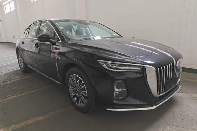 Used Hongqi H5 2025 2.0T Automatic Flagship 500 000th Unit Anniversary Edition Front Right 45 Deg