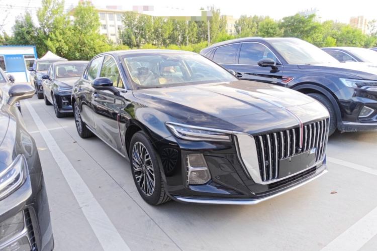 Used Hongqi H5 2025 2.0T Automatic Flag Edition – 500 000 Units Commemorative Version Front Right 45 Deg