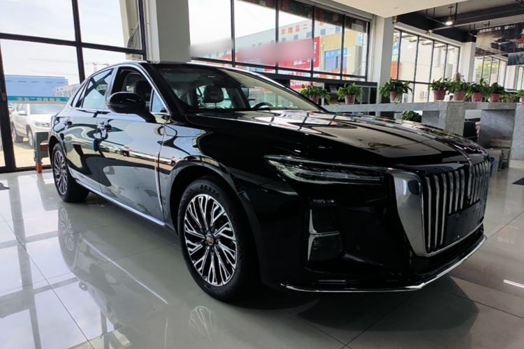 Used Hongqi H5 2025 2.0T Automatic Flag Edition – 500 000 Units Commemorative Version Front Right 45 Deg