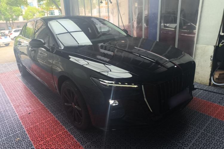 Used Hongqi H5 2025 Model 2.0T Automatic Xuan Ying 2 Million Units Commemorative Edition Front Right 45 Deg