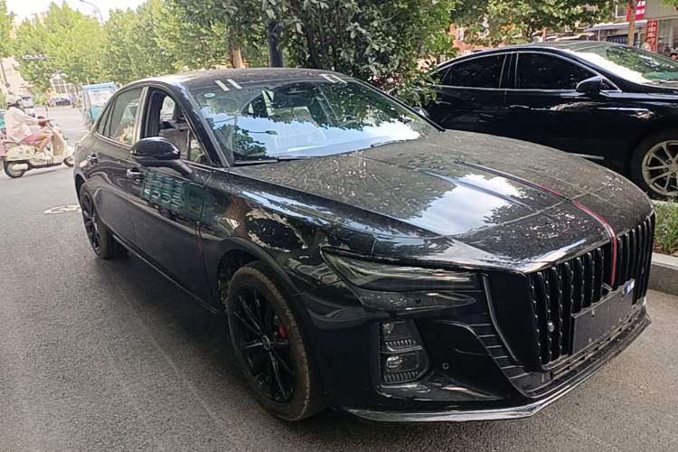 Used Hongqi H5 2025 Model 2.0T Automatic Xuan Ying 2 Million Units Commemorative Edition Front Right 45 Deg