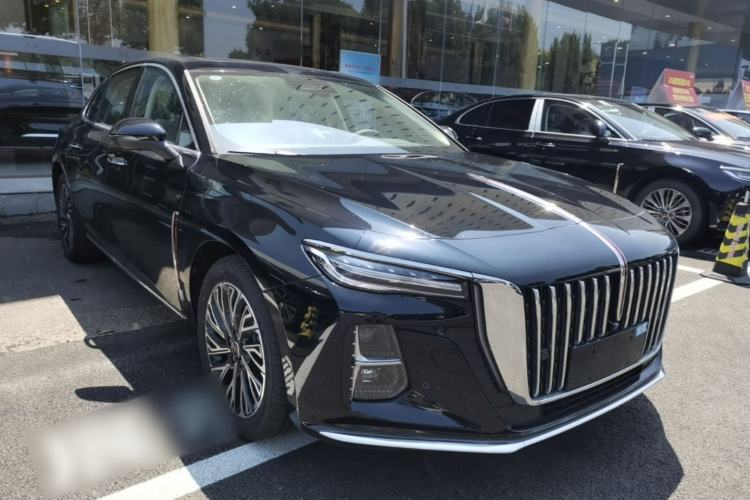 Used Hongqi H5 2025 2.0T Automatic Flag Edition – 500 000 Units Commemorative Version Front Right 45 Deg