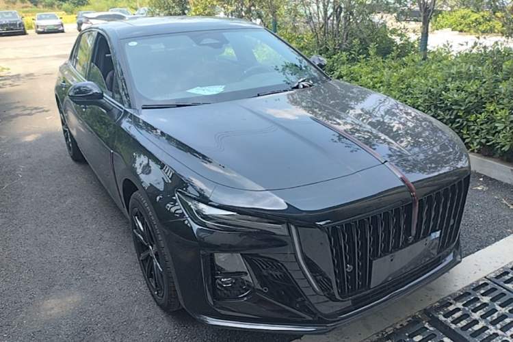 Used Hongqi H5 2025 2.0T Automatic Xuan Ying Edition Front Right 45 Deg