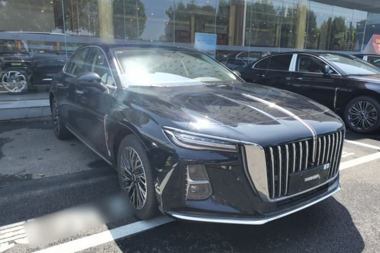 Used Hongqi H5 2025 2.0T Automatic Flag Edition – 500 000 Units Commemorative Version Front Right 45 Deg