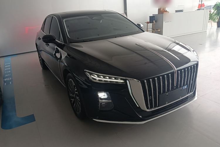 Used Hongqi H5 2025 2.0T Automatic Flag Edition – 500 000 Units Commemorative Version Front Right 45 Deg