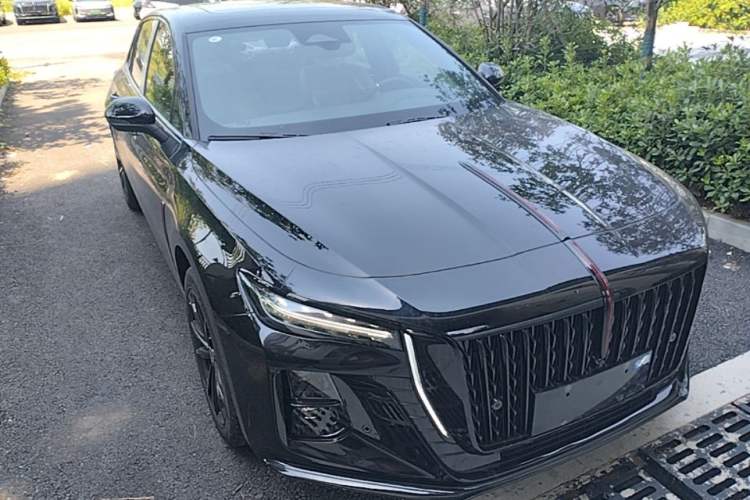 Used Hongqi H5 2025 2.0T Automatic Xuan Ying Edition Front Right 45 Deg