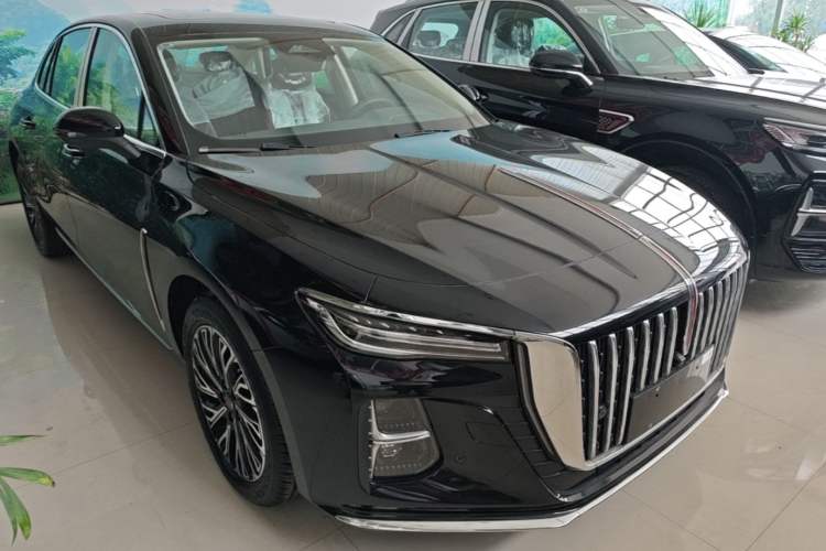 Used Hongqi H5 2025 2.0T Automatic Flag Edition – 500 000 Units Commemorative Version Front Right 45 Deg