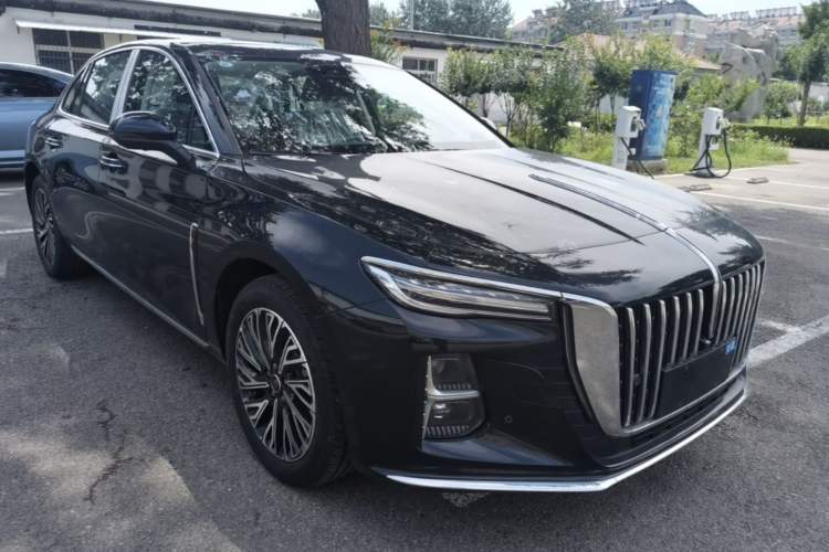 Used Hongqi H5 2025 2.0T Automatic Flag Edition – 500 000 Units Commemorative Version Front Right 45 Deg