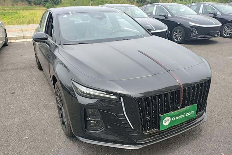 Used Hongqi H5 2025 Model 2.0T Automatic Xuan Ying 2 Million Units Commemorative Edition Front Right 45 Deg