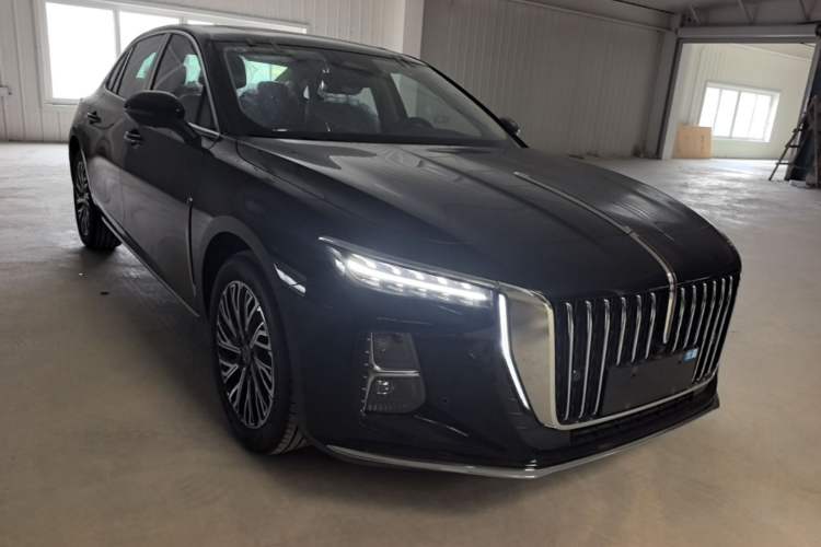 Used Hongqi H5 2025 2.0T Automatic Flag Edition – 500 000 Units Commemorative Version Front Right 45 Deg