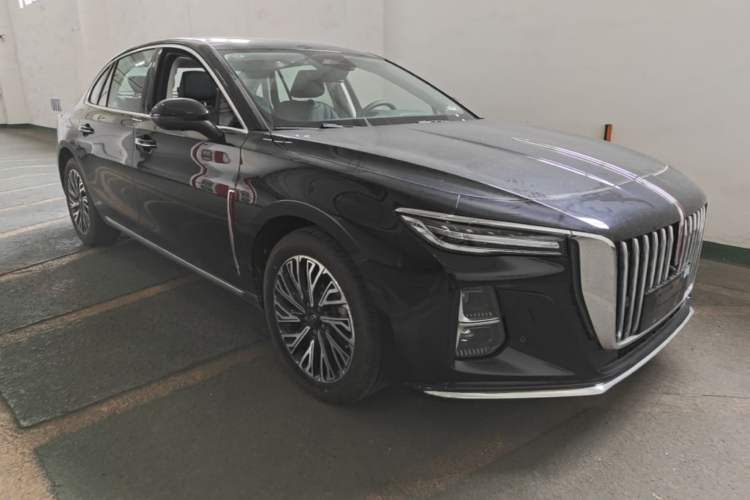Used Hongqi H5 2025 2.0T Automatic Flag Edition – 500 000 Units Commemorative Version Front Right 45 Deg
