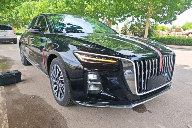 Used Hongqi H5 2025 2.0T Automatic Flag Edition – 500 000 Units Commemorative Version Front Right 45 Deg
