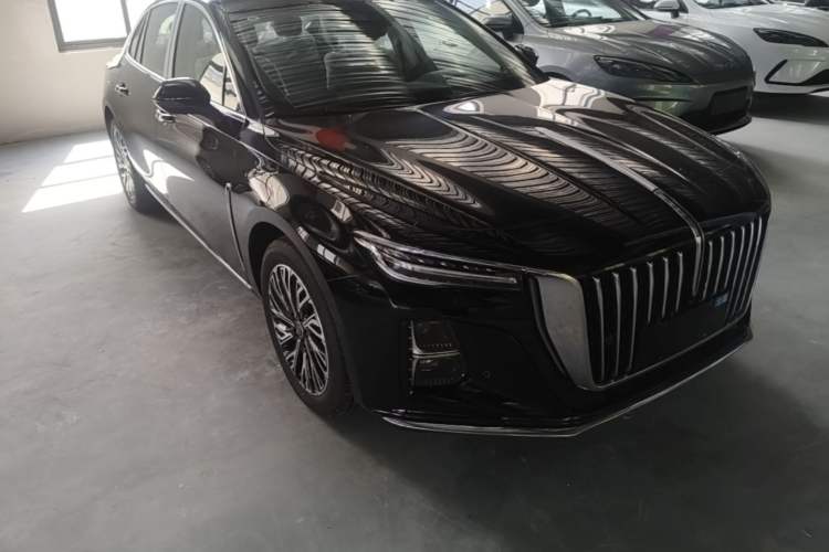 Used Hongqi H5 2025 2.0T Automatic Flag Edition – 500 000 Units Commemorative Version Front Right 45 Deg