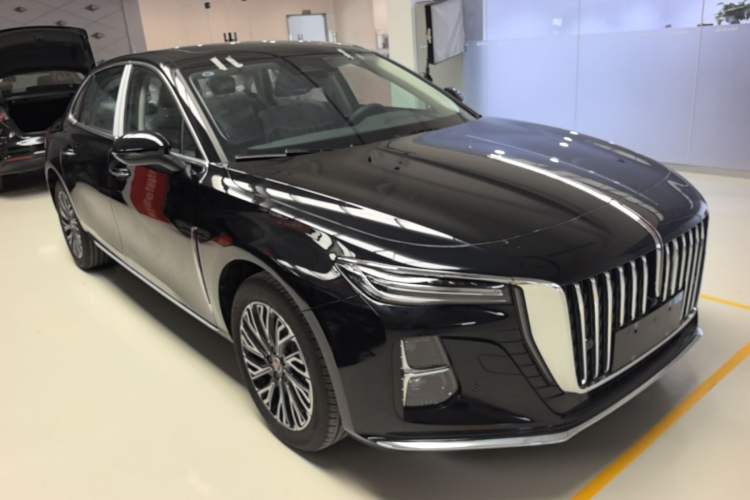 Used Hongqi H5 2025 2.0T Automatic Flag Edition – 500 000 Units Commemorative Version Front Right 45 Deg