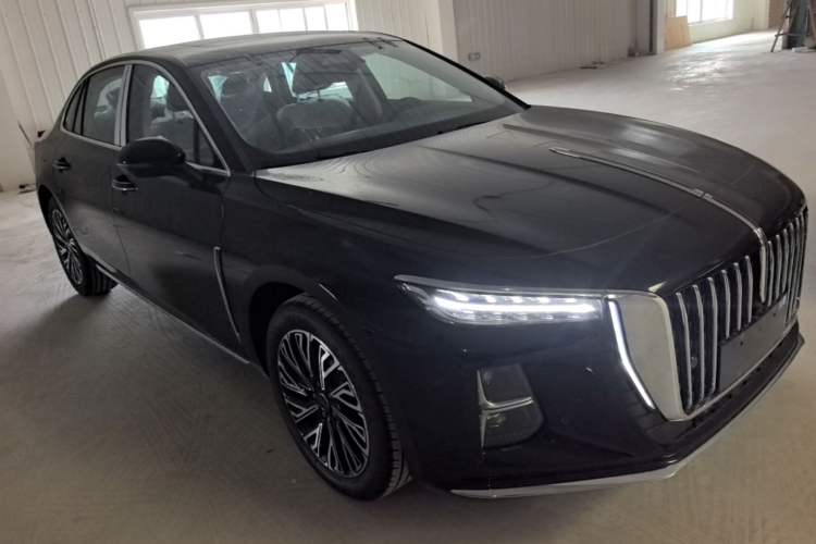 Used Hongqi H5 2025 2.0T Automatic Flag Edition – 500 000 Units Commemorative Version Front Right 45 Deg