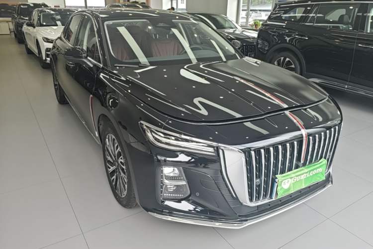 Used Hongqi H5 2025 2.0T Automatic Flag Edition – 500 000 Units Commemorative Version Front Right 45 Deg