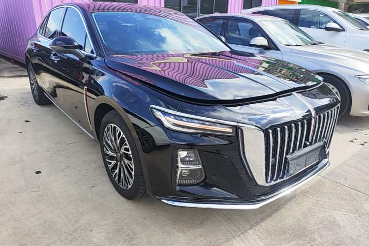 Used Hongqi H5 2025 2.0T Automatic Flag Edition – 500 000 Units Commemorative Version Front Right 45 Deg