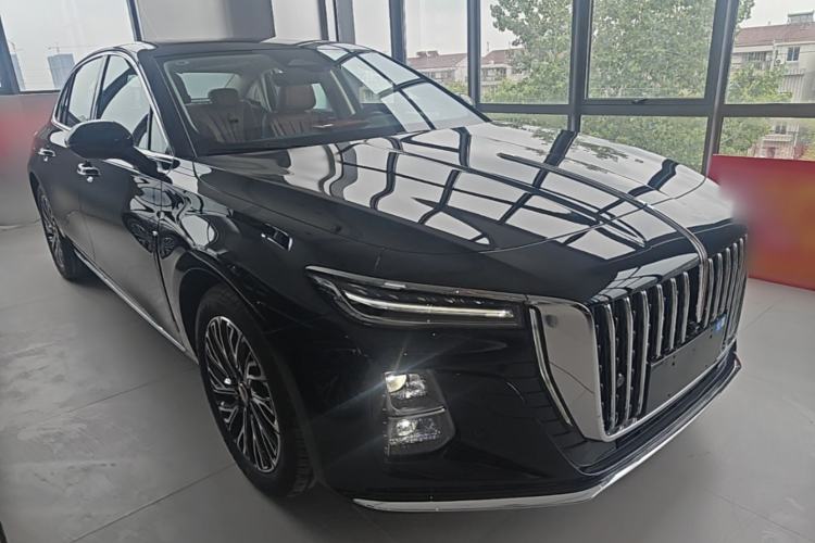 Used Hongqi H5 2025 2.0T Automatic Flag Edition – 500 000 Units Commemorative Version Front Right 45 Deg