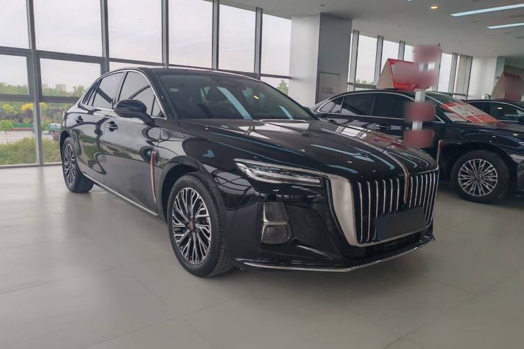 Used Hongqi H5 2025 2.0T Automatic Flag Edition – 500 000 Units Commemorative Version Front Right 45 Deg
