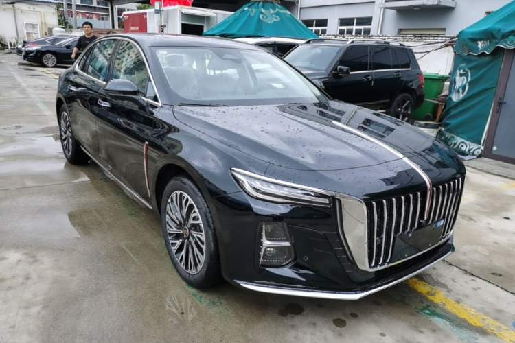 Used Hongqi H5 2025 2.0T Automatic Flag Edition – 500 000 Units Commemorative Version Front Right 45 Deg