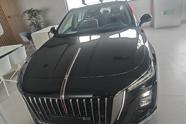 Used Hongqi H5 2025 2.0T Automatic Flag Edition – 500 000 Units Commemorative Version Front