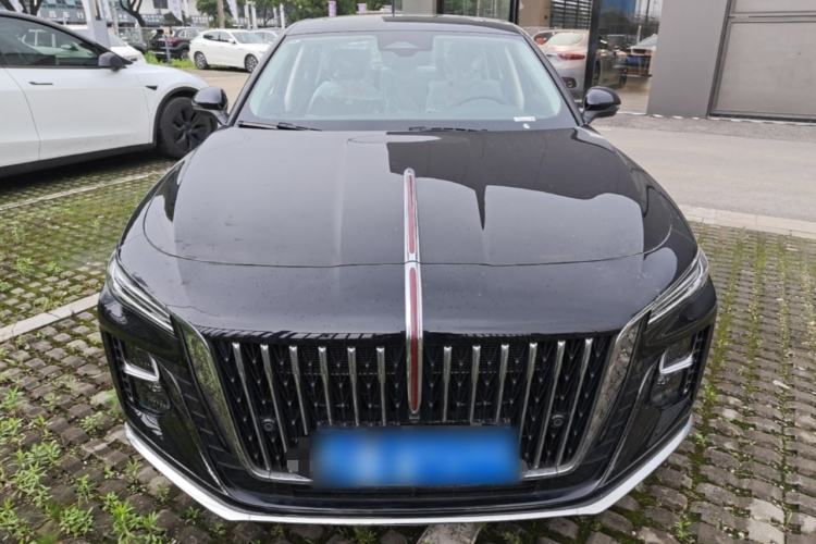 Used Hongqi H5 2025 2.0T Automatic Flag Edition – 500 000 Units Commemorative Version Front