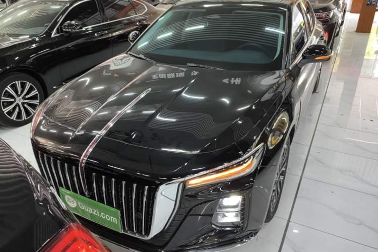 Used Hongqi H5 2025 2.0T Automatic Flag Edition – 500 000 Units Commemorative Version Front