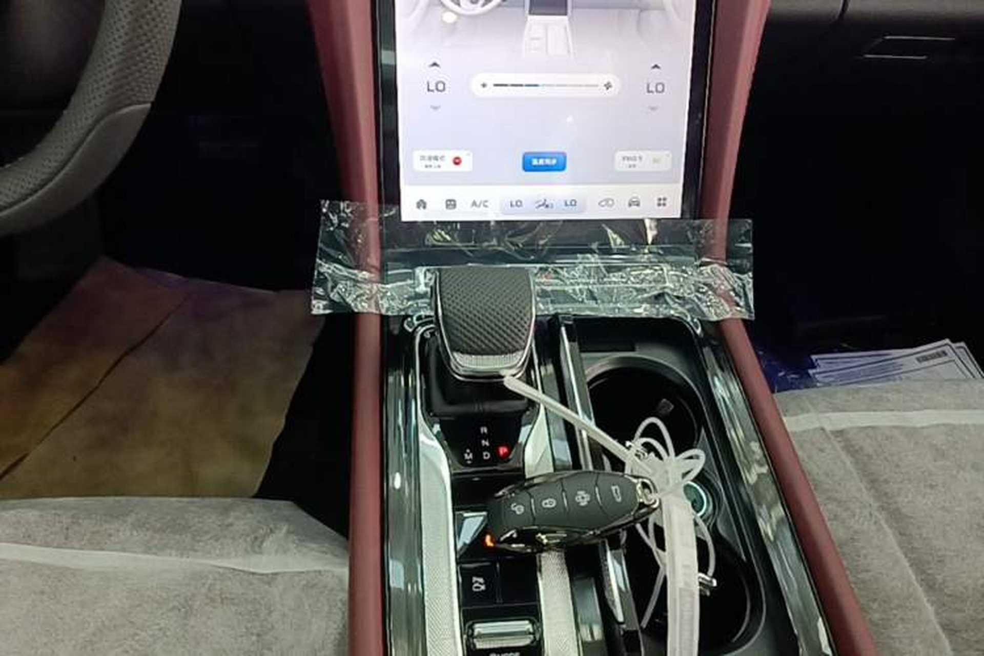 Used Hongqi H5 2025 Model 2.0T Automatic Xuan Ying 2 Million Units Commemorative Edition Gear Lever