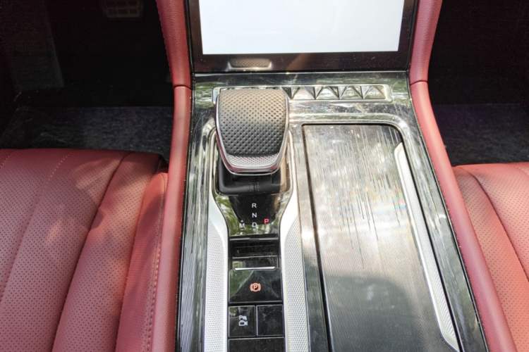 Used Hongqi H5 2025 1.5T DCT Qiyun 500 000th Unit Commemorative Edition Gear Lever